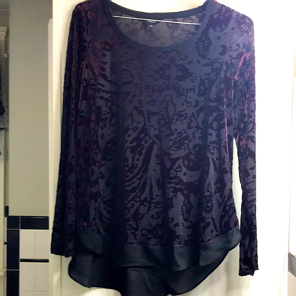 Vera Wang sheer with burgundy velvet patterns Med